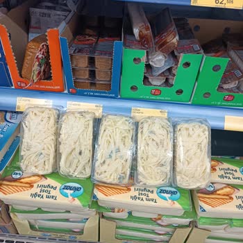 Son Kullanma Tarihi Geçmemiş Peynirde Küf Sorunu Ve Denetim Eksikliği