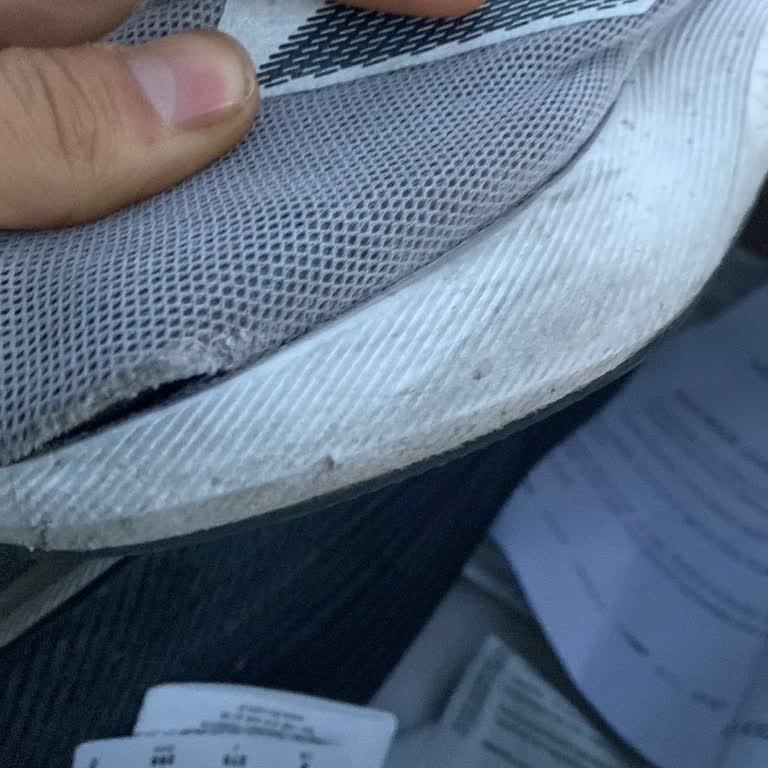 Adidas 5 Ayda Patlayan Ayakkabıya İki Kez Ret Cevabı Aldım, Değişim İstiyorum