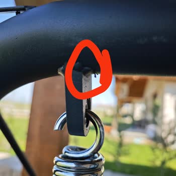 Eksik Parçalar Ve İmalat Hatalarıyla Gelen Salıncak, Çözüm Yok!