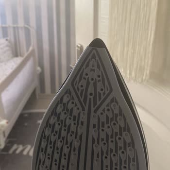 damaged clothes iron soleplate crack