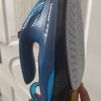 My Philips Azur Steam Iron Soleplate Cracked Easily and Started Tearing Clothes