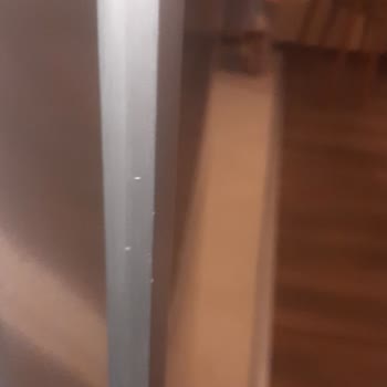 Bosch Solo XL No Frost Buzdolabında Pas Lekesi