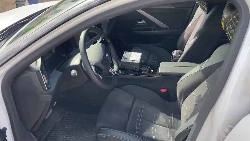 Opel Sold Me a New Astra L With Serious Safety Issues and Unresolved Faults video cover