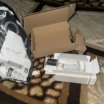 Kırık Ve Özensiz Gelen Parfüm Mağduriyeti