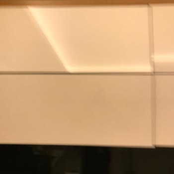 Dolap Pistonlarının Bozulması Nedeniyle Yaşanan Kullanım Sorunu Ve Yardım Talebi