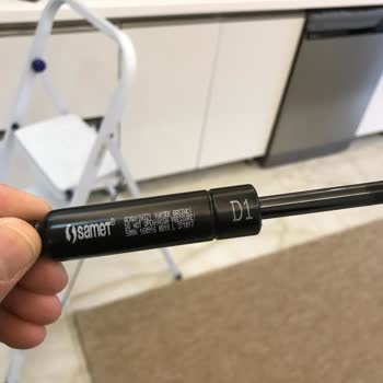 Dolap Pistonlarının Bozulması Nedeniyle Yaşanan Kullanım Sorunu Ve Yardım Talebi