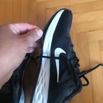 Aldığım Nike Ayakkabı 1 Yıl Dolmadan Aşındı Ve Açıldı