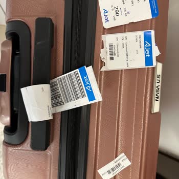 Ajet İle Valizim Kırıldı, İlgisiz Personel Ve Çözümsüzlük Mağdur Etti
