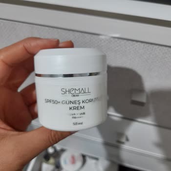 Shemall Kremleri'nden Aldığım Güneş Kremi Sivilce Yapıyor