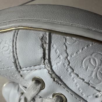 Kısa Sürede Deforme Olan Guess Ayakkabı Hayal Kırıklığı Yarattı