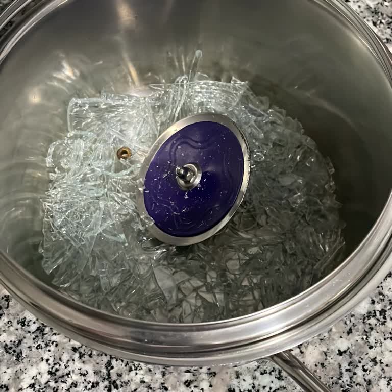 Korkmaz Perla Çelik Tencere Kapağı Kendiliğinden Patladı