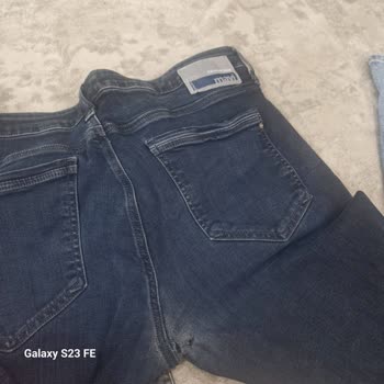 Mavi Mağazasından Alınan Kot Pantolonlarda Yırtık Sorunu Ve Olumsuz İnceleme Sonucu