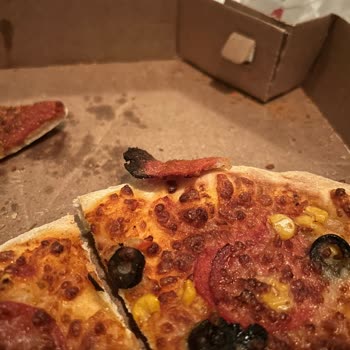Pizzada Malzeme Eksikliği Ve Beklentinin Altında Lezzet