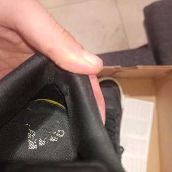 FLO Ayakkabı Adidas Ayakkabım Kısa Sürede Patladı Değişim Ya Da İade İstiyorum