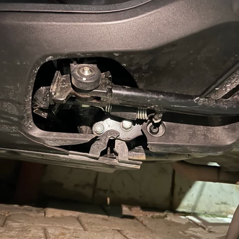 Kazı Sonrası Önlem Alınmayan Yolda Motorum Hasar Gördü