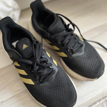 Adidas Aldığım Ayakkabıda Kısa Sürede Deformasyon Ve İlgisiz Mağaza Yaklaşımı