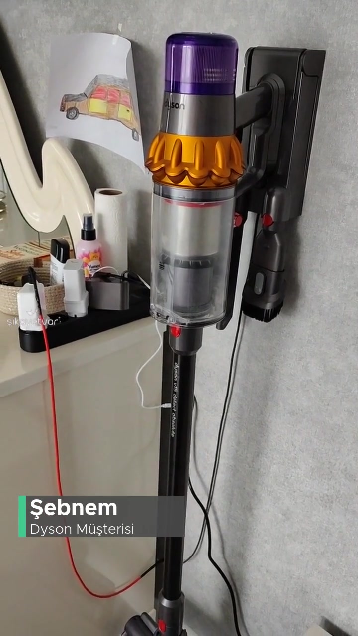 Dyson Süpürgem Kendi Kendine Duruyor! videonun kapak resmi