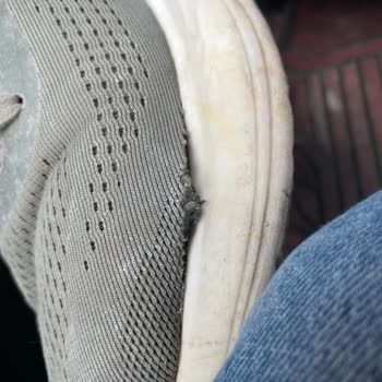 Skechers Ayakkabıda Dikiş Sorunu Ve Yetersiz İnceleme