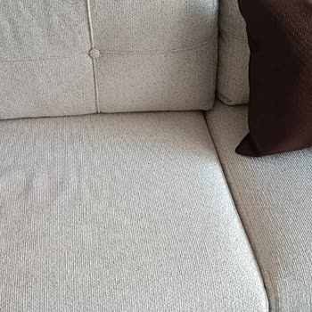 Koltuk Takımında Kumaş Kusuru Ve Yetersiz Servis Yaklaşımı