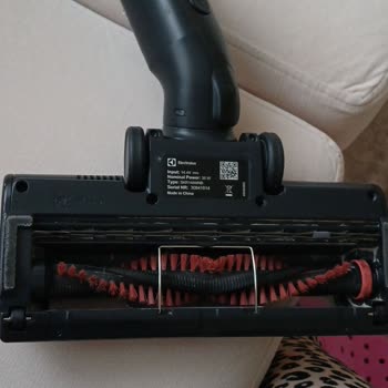 Electrolux Süpürge Başlığı Kırıldı, Parçalar Dayanıksız Çıktı