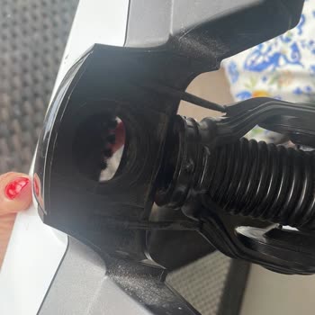 Bosch Dikey Süpürge Başlığı Kırıldı, Yüksek Servis Ücreti Talebi