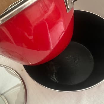 Aldığım Tencere Takımı Kısa Sürede Soyuldu Ve Kabardı