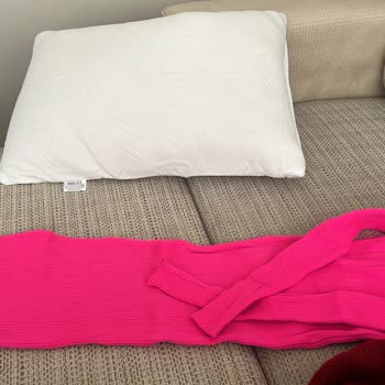 Mezuniyet İçin Aldığım Siyah Elbise Yerine Pembe Elbise Gönderildi Param İade Edilmiyor