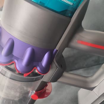 Dyson Süpürgede Kırmızı Şeritlerin Kısa Sürede Kopması Hayal Kırıklığı Yarattı