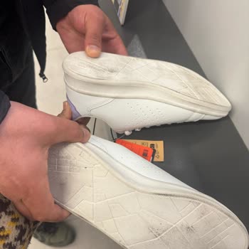 Ayakkabı Değişiminde Yaşanan Sorun Ve Mağaza Çalışanının Tutumu