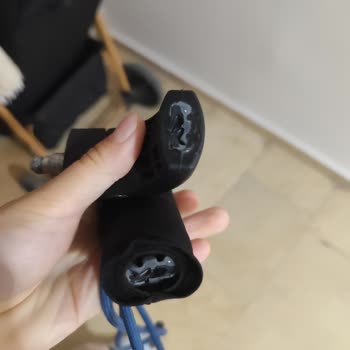 Bebek Arabası Tutma Sapı Kolayca Kırıldı