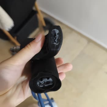 Bebek Arabası Tutma Sapı Kolayca Kırıldı