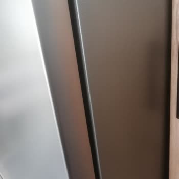 Arçelik Buzdolabında Kendiliğinden Oluşan Göçükler Ve Dayanıksız Dış Yüzey