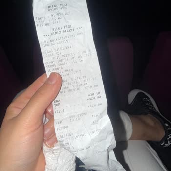 Çocuklarımla Gittiğim Seans Karanlık Ve İlgisizdi Temizlik De Yoktu