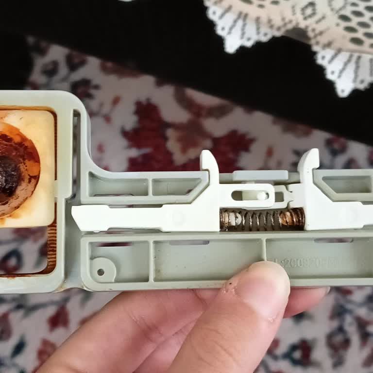 Klozet Kapağı Parçası Bulunamıyor, Çözüm Bekliyorum