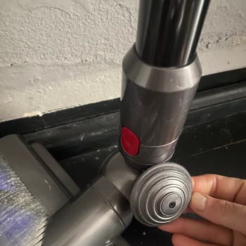 Dyson V15 Süpürge Halı Başlığı Parçası 8 Aydır Temin Edilemiyor