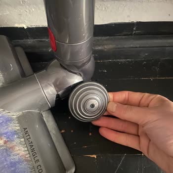 Dyson V15 Süpürge Halı Başlığı Parçası 8 Aydır Temin Edilemiyor