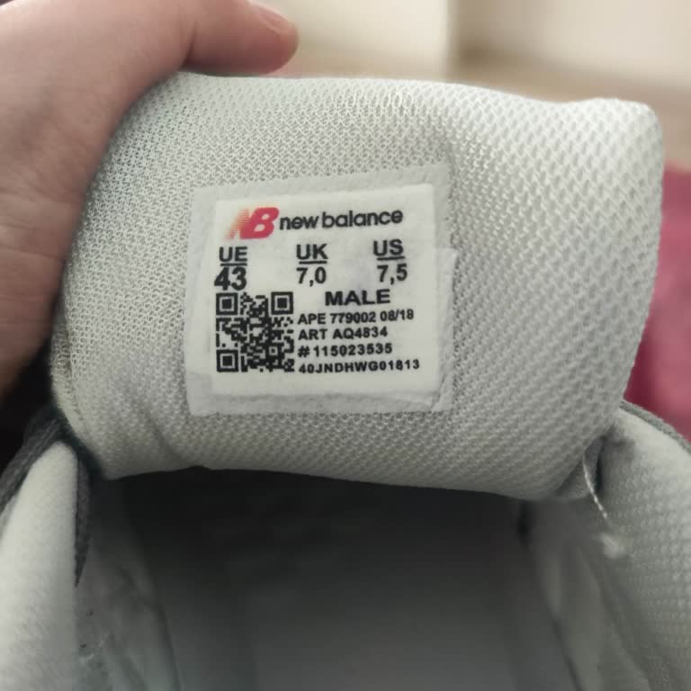 New Balance 9060 Modelinde Domuz Derisi Kullanımı Hakkında Bilgi Belirsizliği