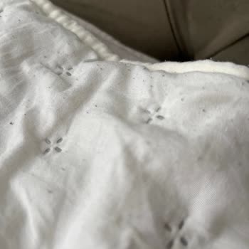 Zebra Casa Lima Yatak Örtüsünde Fırfırların İplik Atması Ve Tüylenme Sorunu