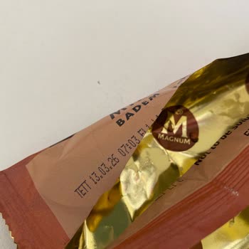 Magnum 6'lı Cookie-Badem Dondurmasında Pütürlü Ve Bozuk Tat Sorunu