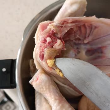 Aldığım Tavukta Sarı İltihap Kokusu Var Çocuğuma Yediremedim Açıklama Bekliyorum