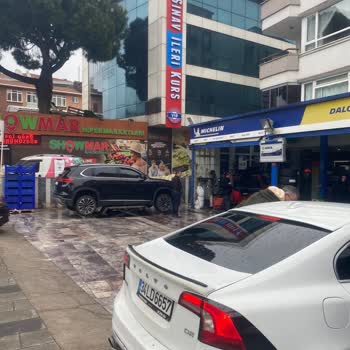 Apartman Otoparkını İşgal Eden Çalışan Mağduriyet Yaratıyor