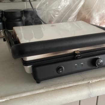 Tost Makinesi Yangın Çıkardı, Firma Sorumluluğu Üstlenmedi