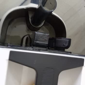 Yeni Alınan Temizlik Makinesinin Su Deposu İkinci Kullanımda Deforme Oldu