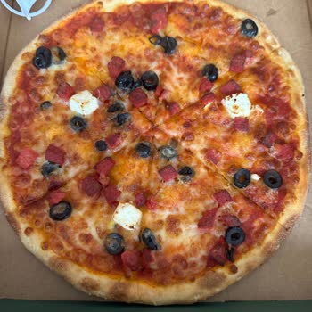 Eksik Malzemeli Pizza Ve Hamurda Yabancı Madde Şoku