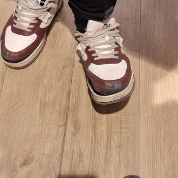 Fila Zapatos se deterioran rápido, solicitud de devolución rechazada