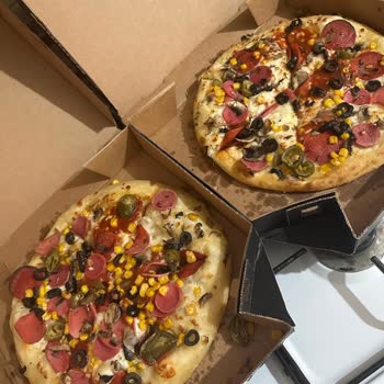 Pişmemiş Ve Eksik Malzemeli Pizza Teslimatı