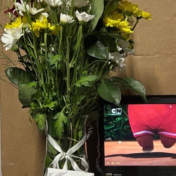 Görseldeki Çiçeklerle Gelen Ürünlerin Farklı Ve Kötü Olması