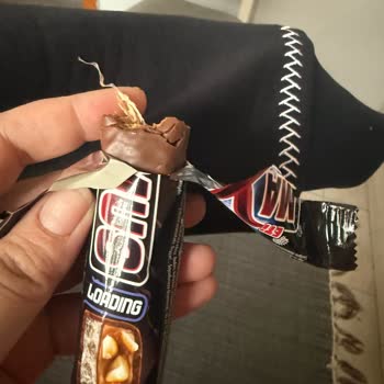 Eti Maxımus Çikolatanın İçinde Naylon Poşet Parçaları Çıktı