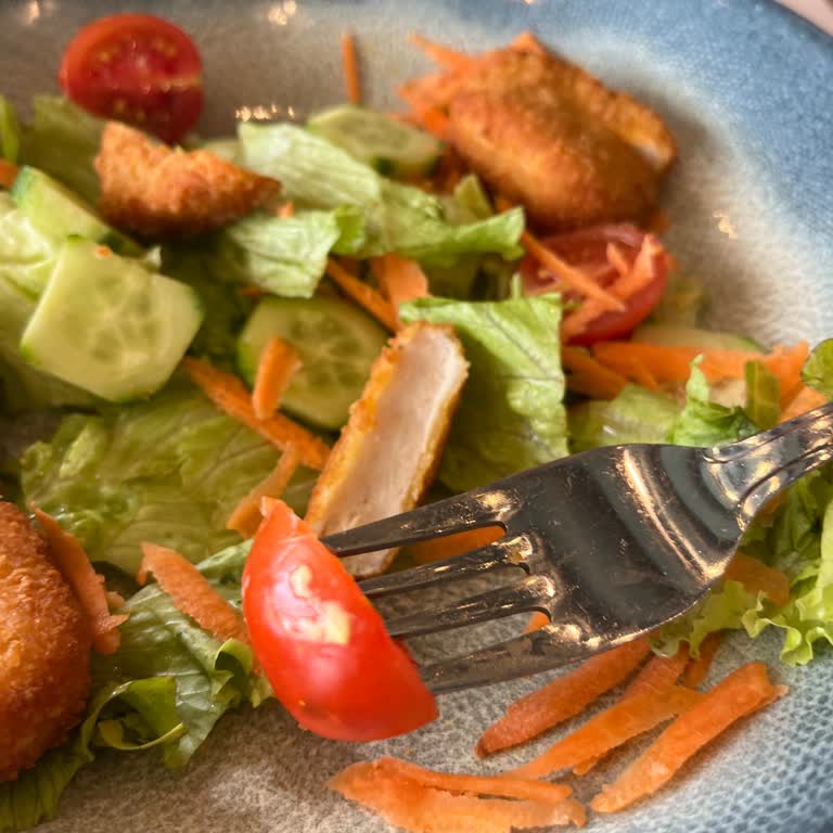 Saygısız Davranış Ve Eksik Salata Malzemeleriyle Hayal Kırıklığı