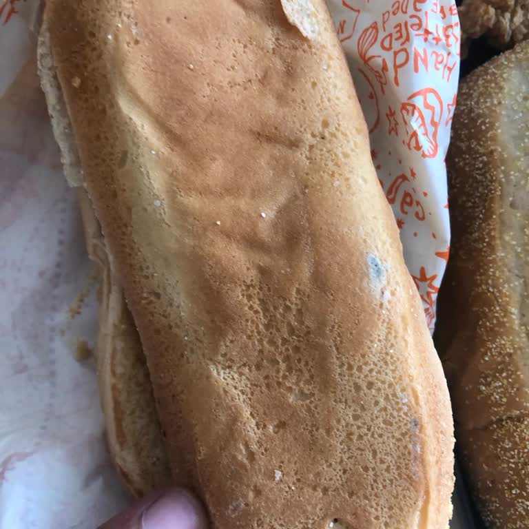 Trendyol Yemekten Küflü Ekmekli Sipariş Şoku